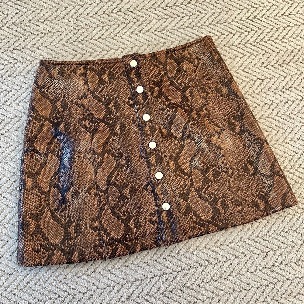NWOT ASTR snakeskin miniskirt